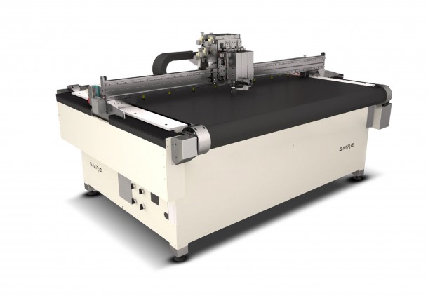 SMRE SM-330-TA Digital Cutting Plotter with conveyor belt